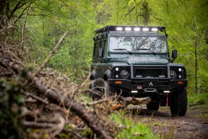 Arkonik Venture Land Rover Defender front obscured angle