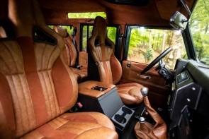 Arkonik Venture Land Rover Defender front cab area
