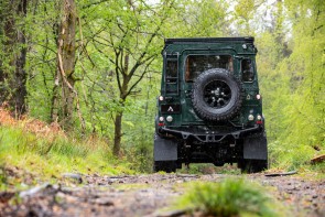 Arkonik Venture Land Rover Defender rear profile exterior