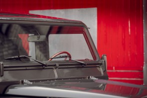 Hood and windscreen detail of a Land Rover Defender by Arkonik.