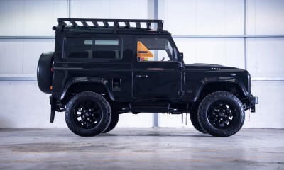 STEALTH: Land Rover Defender 90 restored by Arkonik