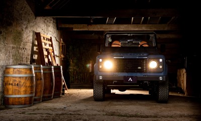 BLUEBELL: Land Rover Defender 90 restored by Arkonik