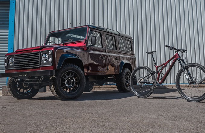 Arkonik x Specialized custom mountain bikes