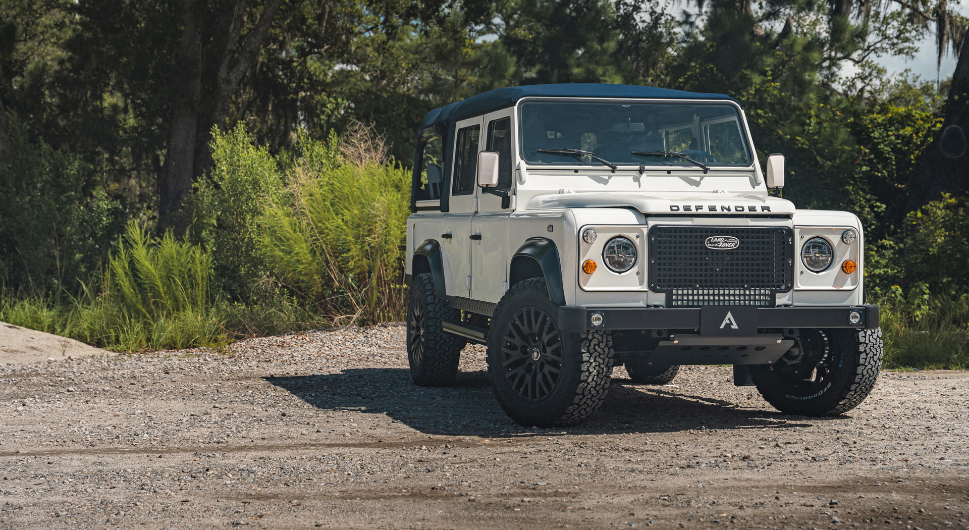 Custom Land Rover Defender for sale | Sierra | Restoration by Arkonik