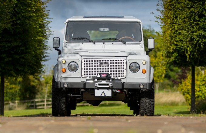 HERITAGE D110: <br>A Sleek and Understated Tribute