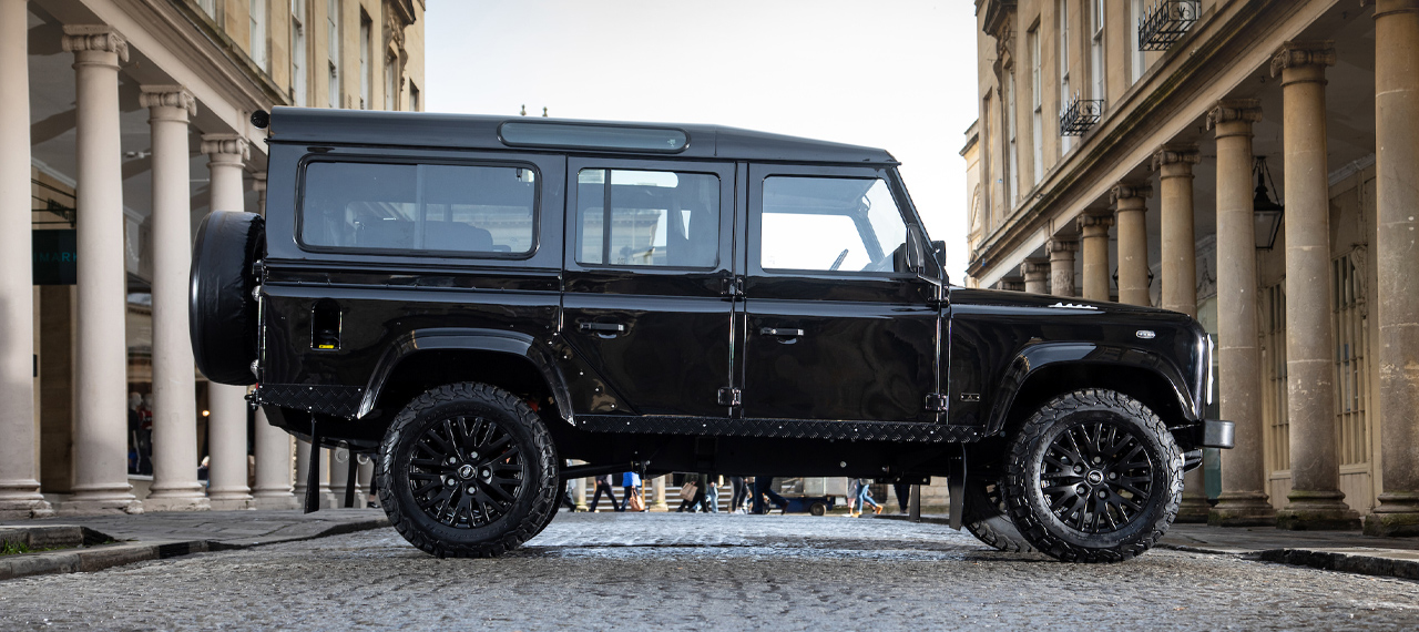 Side view of Santorini Black Defender 90