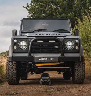 Arkonik x Traxxas 1:10 R/C Land Rover Defender