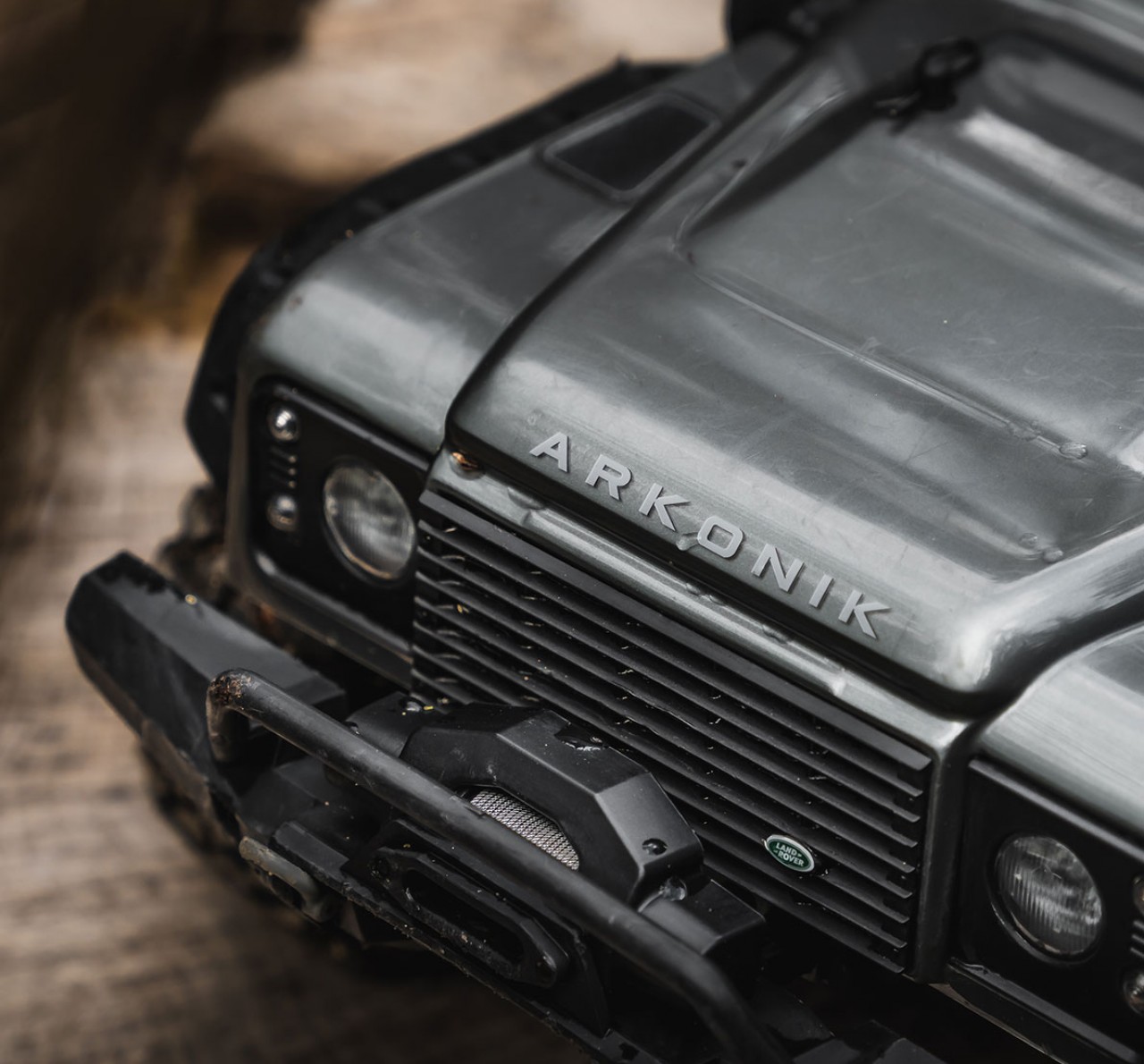 Arkonik x Traxxas 1:10 R/C Land Rover Defender | Arkonik