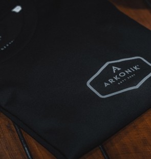 ‘Signature’ <span>T-shirt</span>