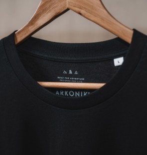 ‘Signature’ <span>T-shirt</span>