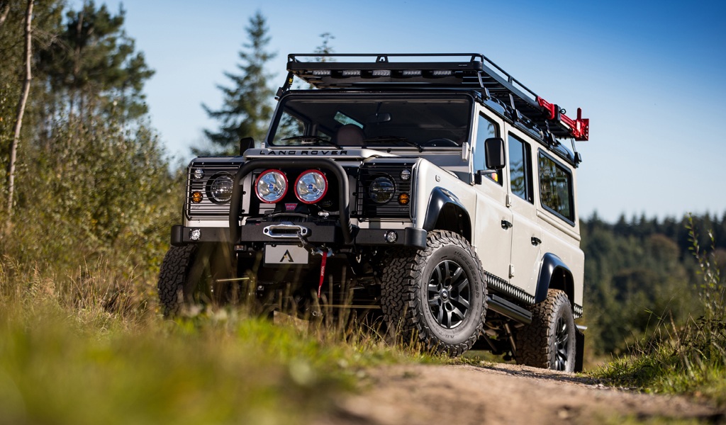 Defender 90 and 110 for sale. Customized Land Rover Defenders hand built as  new in our UK & US workshops